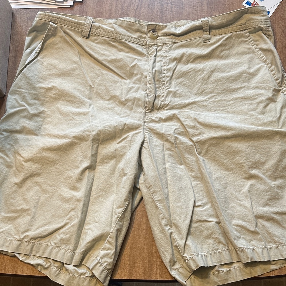 Columbia Men's Light Khaki Flat-Front Shorts